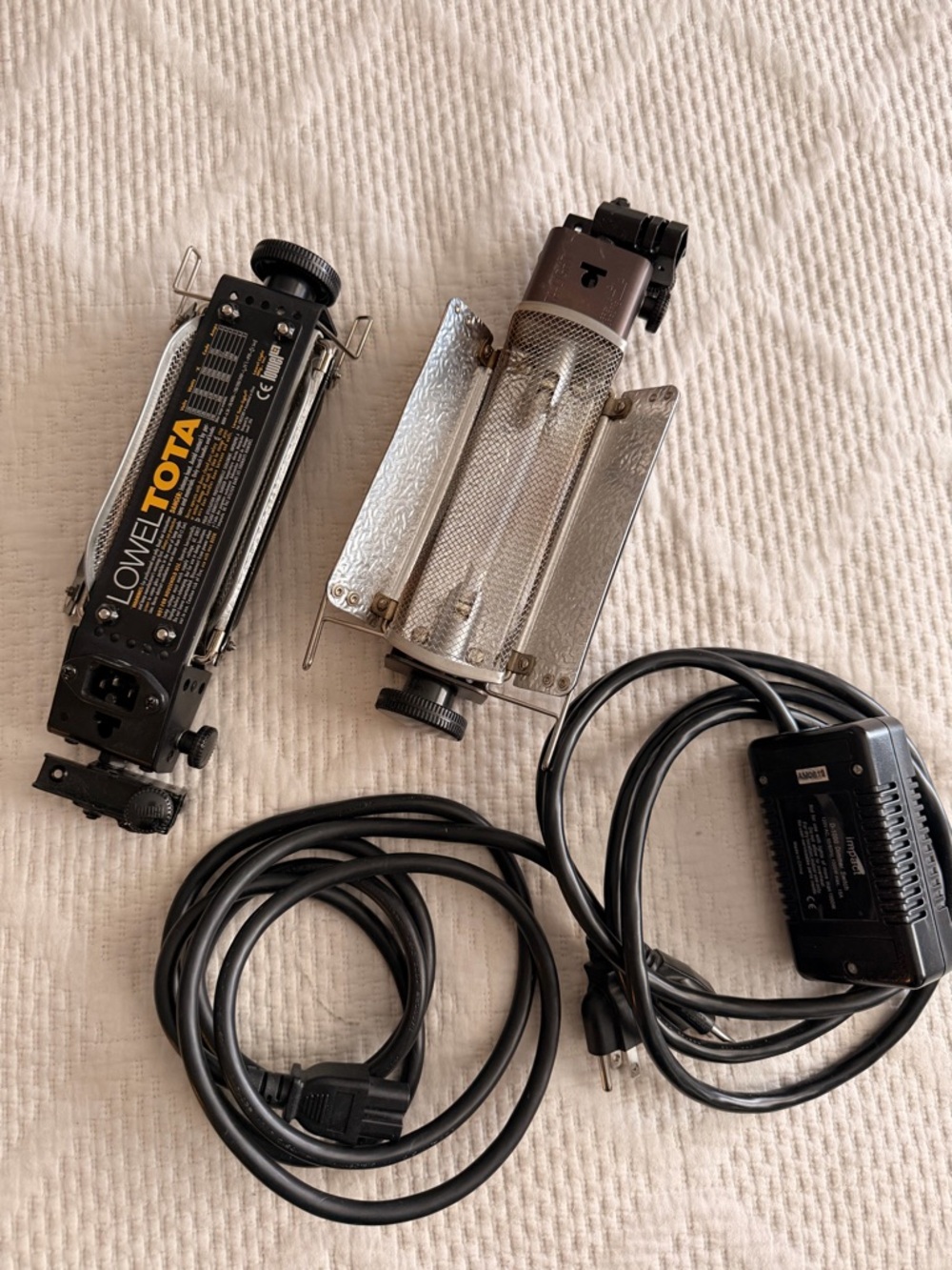 Lowel Tota Photography Light - Silver/Black